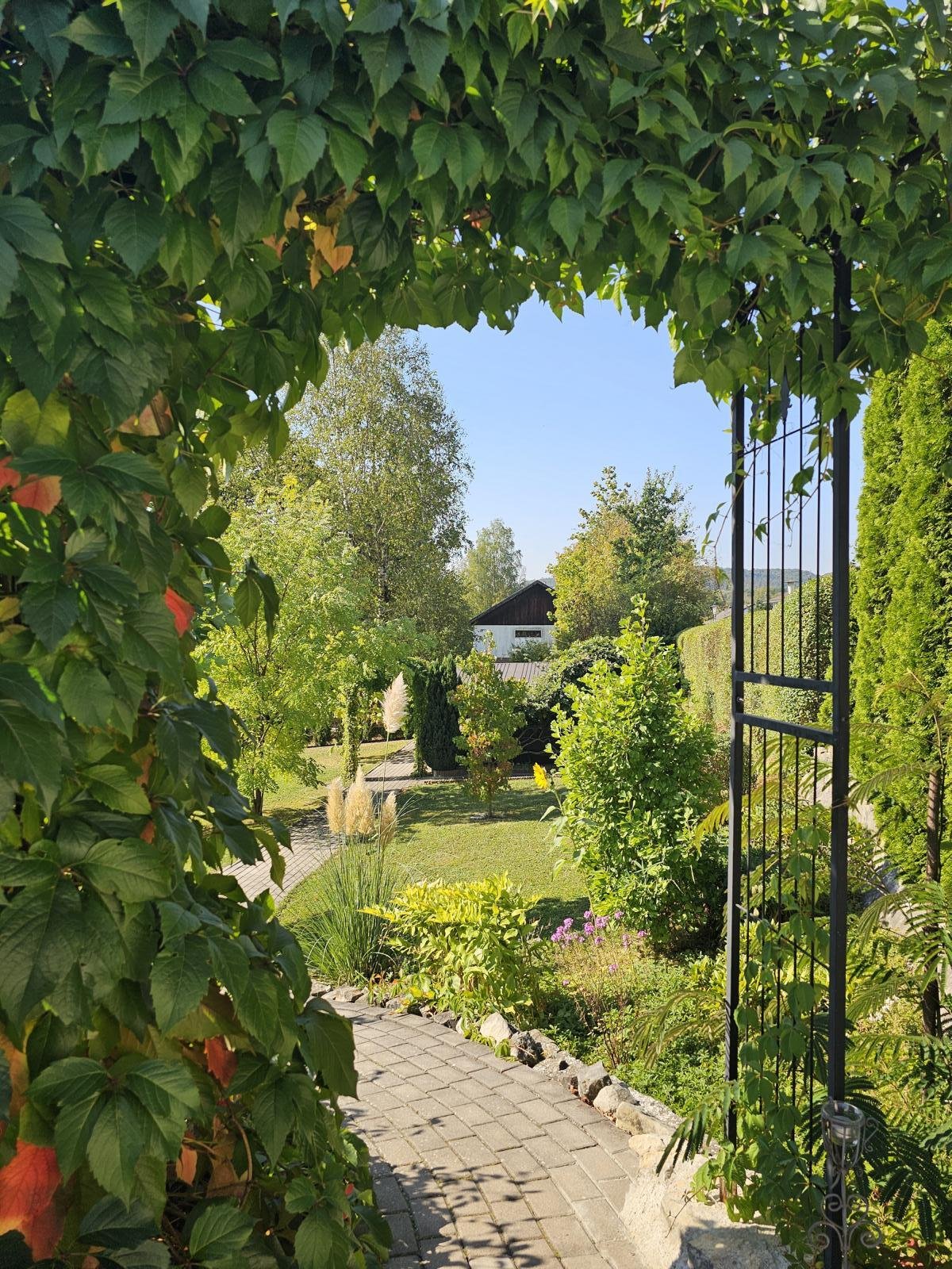 Außenanlagen wie im Paradies